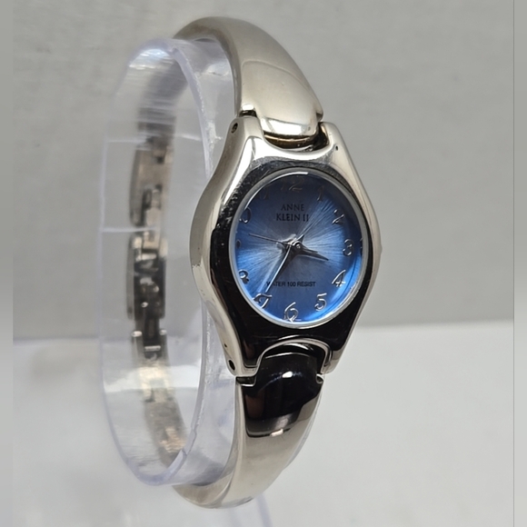 Womens Anne Klein Watch 23mm Silver Tone Band Round Blue Dial New Battery - Picture 3 of 9